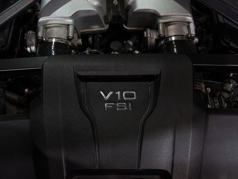 Used 2018 Audi R8 V10 Coupe RWD image 34