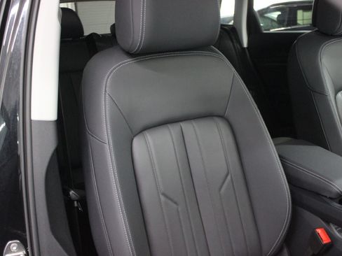 Used 2024 Audi Q8 e-tron Premium image 45