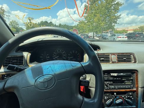 Used 1997 Toyota Camry image 16