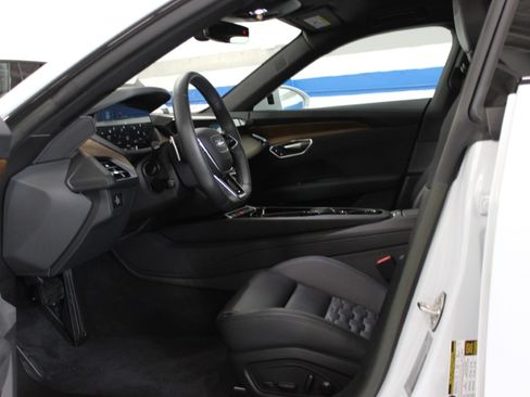 Used 2023 Audi e-tron GT Premium Plus image 16