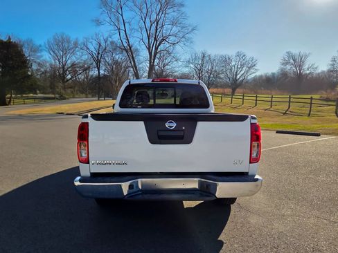 Used 2021 Nissan Frontier SV image 5