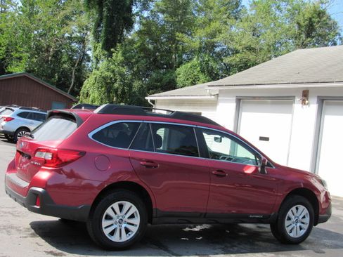 Used 2019 Subaru Outback 2.5i Premium AWD/4WD image 7
