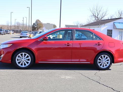 Used 2012 Toyota Camry XLE image 4
