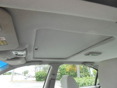 Used 2002 Nissan Maxima SE FWD image 11