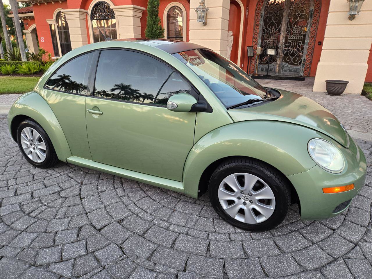 Used 2009 Volkswagen Beetle 2.5 Coupe FWD image 7