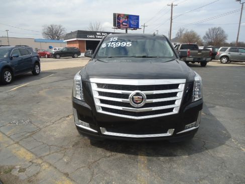 Used 2015 Cadillac Escalade Luxury image 11