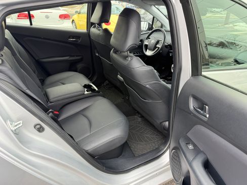 Used 2017 Toyota Prius Prime Premium image 18