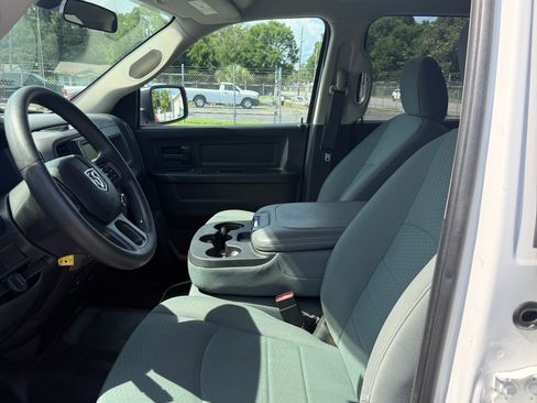 Used 2018 RAM 1500 4x4 Crew Cab ST image 8