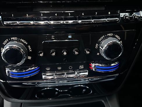 Used 2021 Rolls-Royce Phantom image 17