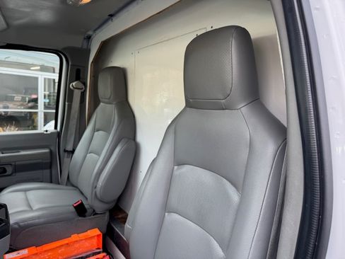 Used 2019 Ford E-350 and Econoline 350 image 16