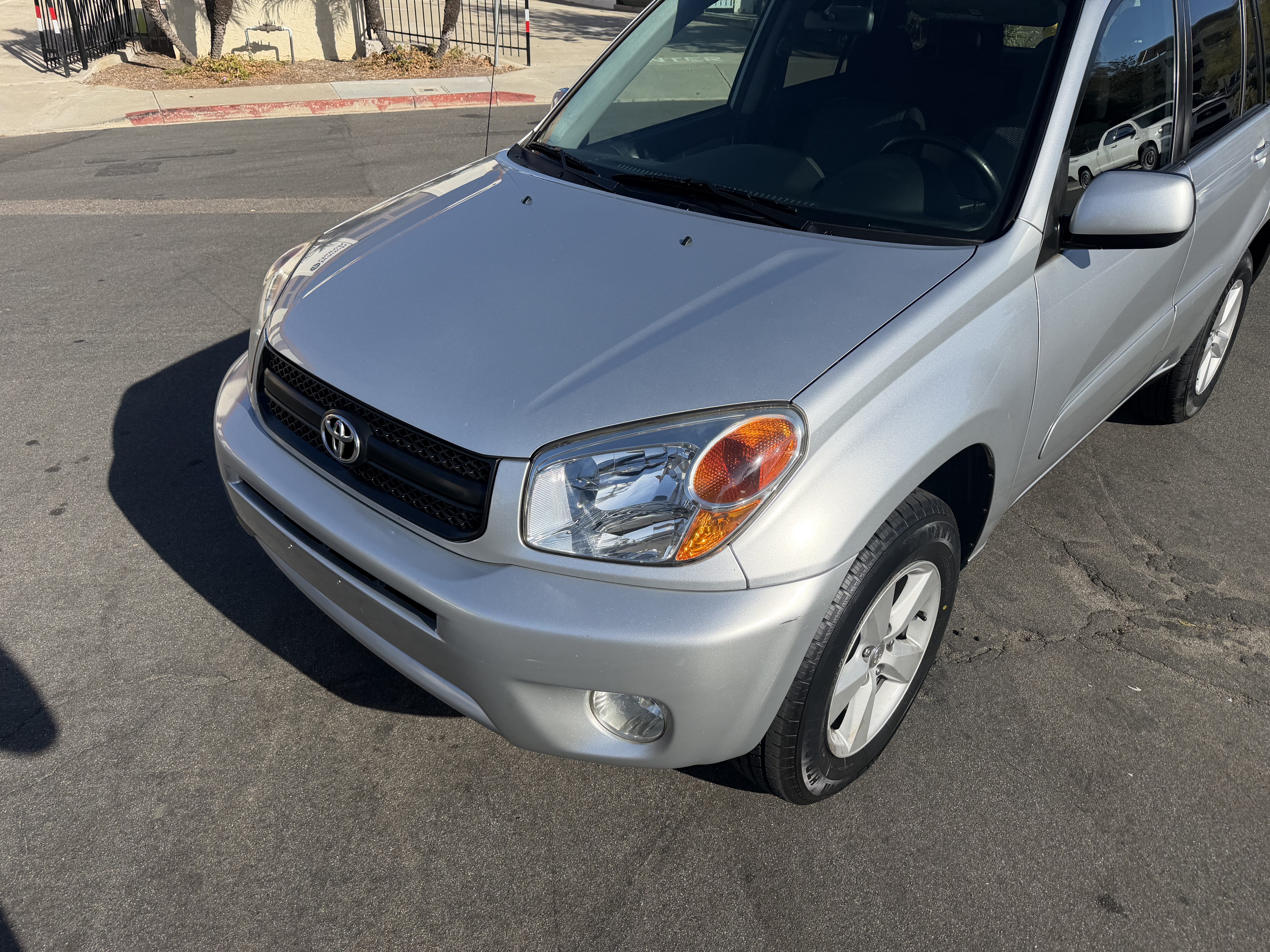 Used 2004 Toyota RAV4 L FWD image 11