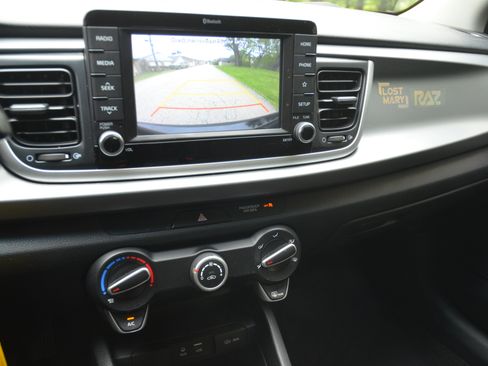 Used 2020 Kia Rio S Hatchback FWD image 17