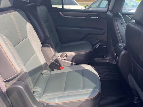Used 2025 GMC Acadia AT4 image 20