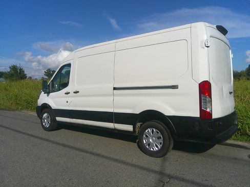 Used 2019 Ford Transit 250 XL image 2