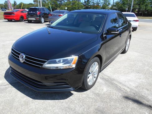 Used 2015 Volkswagen Jetta SE FWD image 3