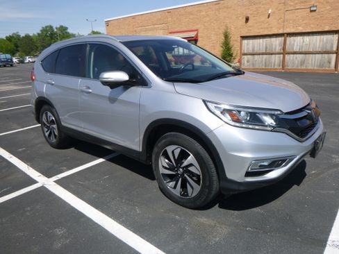 Used 2016 Honda CR-V Touring image 4