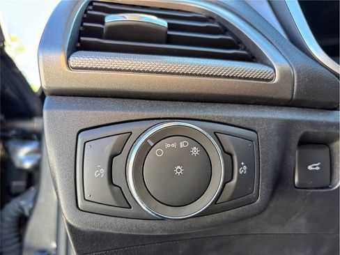 Used 2020 Ford Fusion SE image 29