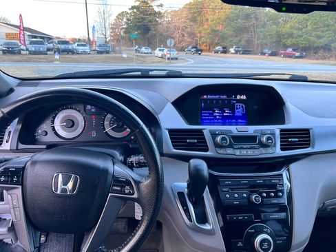 Used 2011 Honda Odyssey EX-L image 8