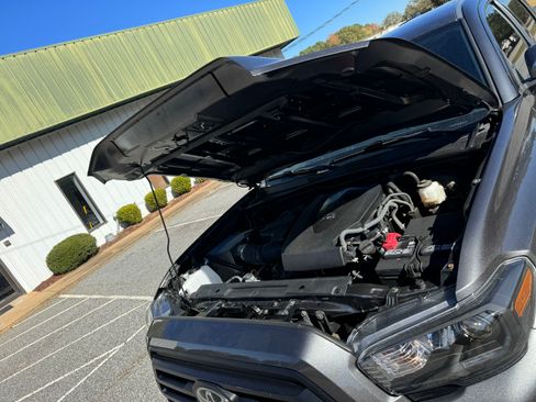Used 2020 Toyota Tacoma SR image 24