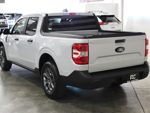 Used 2025 Ford Maverick XLT image 3