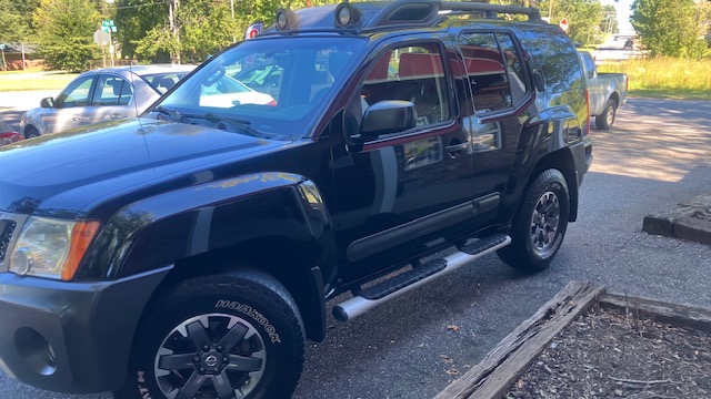 Used 2015 Nissan Xterra 4WD PRO-4X image 3