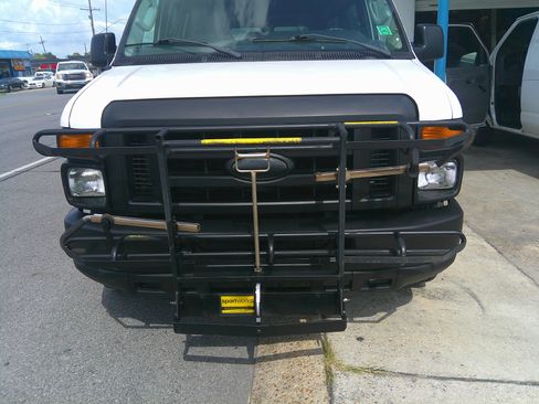 Used 2014 Ford E-150 and Econoline 150 Club Wagon image 18