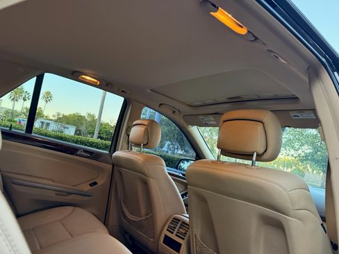 Used 2010 Mercedes-Benz ML 350 image 76