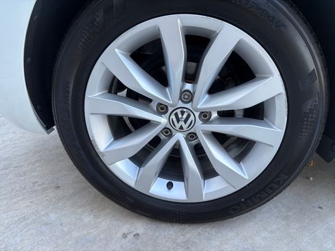 Used 2017 Volkswagen Beetle 1.8T Convertible FWD image 24