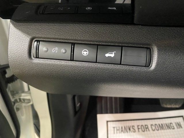 Used 2024 Nissan Pathfinder SV AWD/4WD image 19