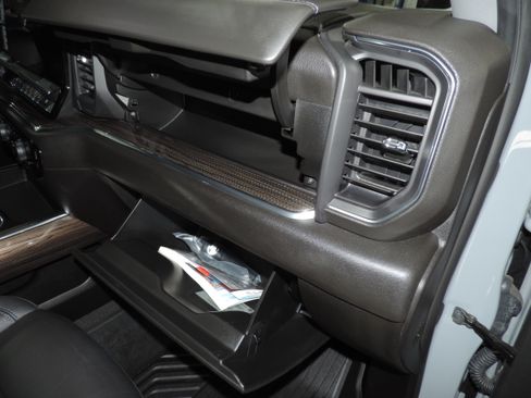 Used 2024 Chevrolet Silverado 1500 RST AWD/4WD image 25