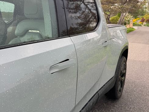 Used 2023 Rivian R1T AWD Adventure image 20
