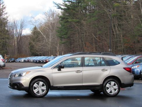 Used 2016 Subaru Outback 2.5i Premium image 4