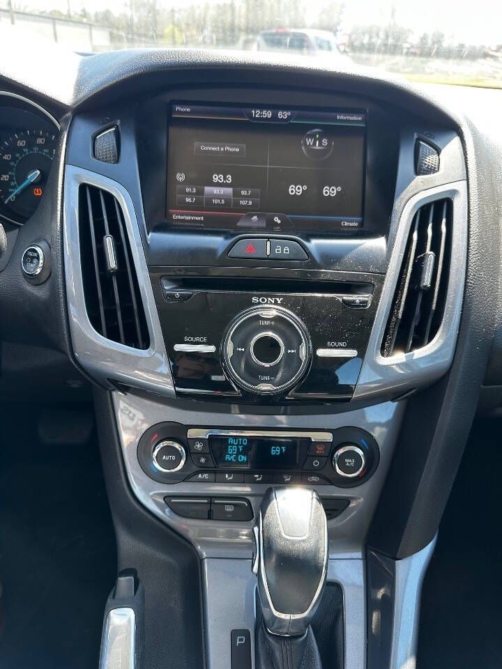 Used 2014 Ford Focus Titanium FWD image 11