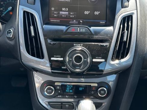 Used 2014 Ford Focus Titanium image 11