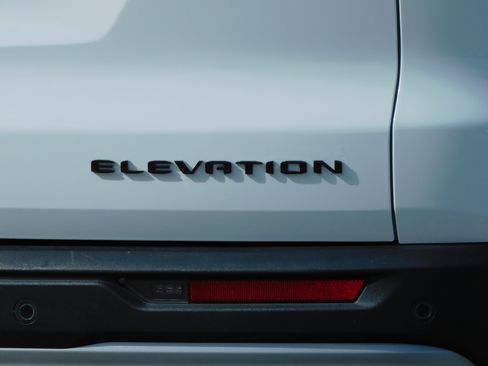Certified 2025 GMC Acadia Elevation image 12