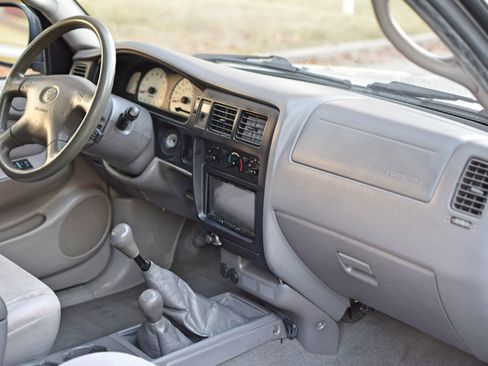 Used 2003 Toyota Tacoma SR5 image 22