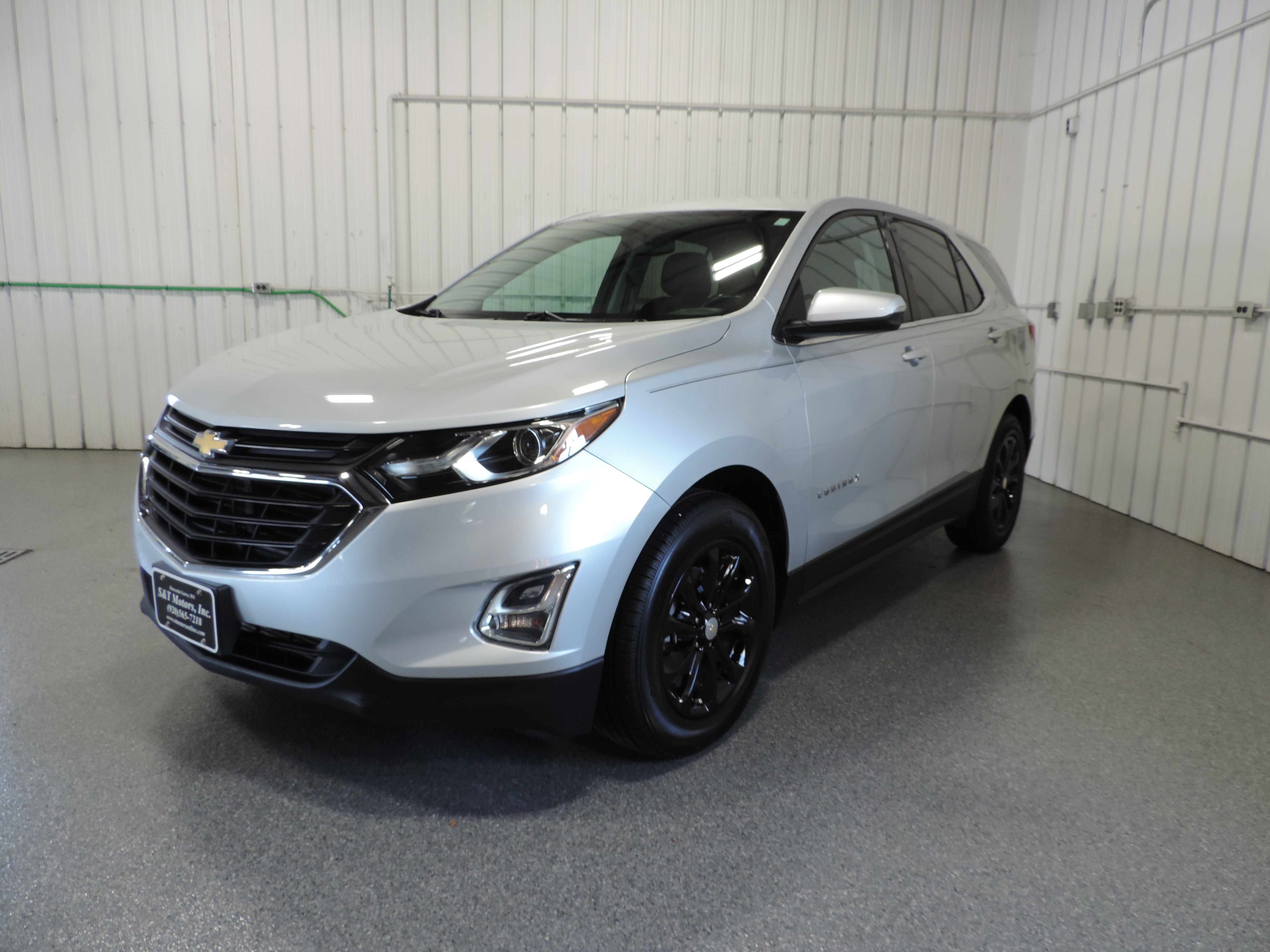 Used 2018 Chevrolet Equinox FWD LT w/ 1LT image 1