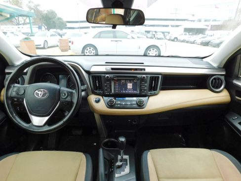 Used 2018 Toyota RAV4 XLE image 14