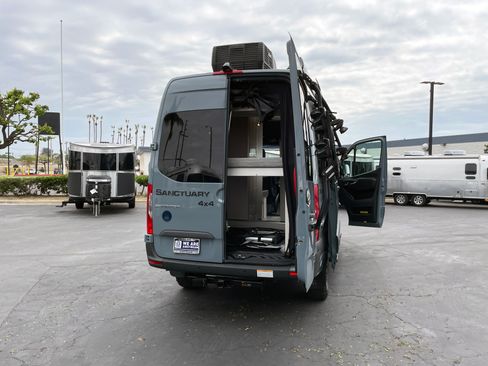 Used 2021 Mercedes-Benz Sprinter 4500 image 8