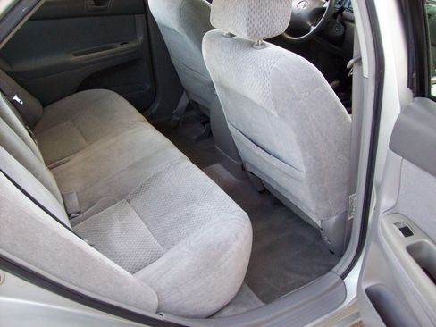 Used 2003 Toyota Camry LE Sedan FWD image 13