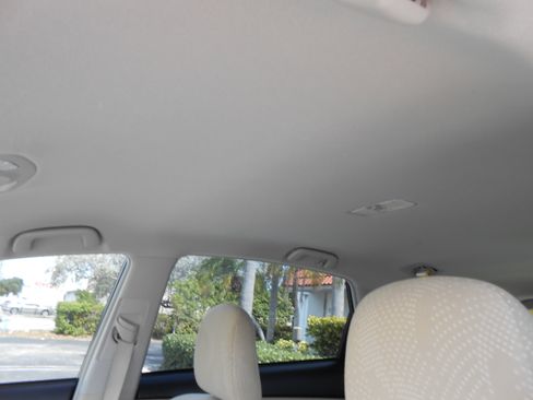 Used 2014 Toyota Prius V Two image 12