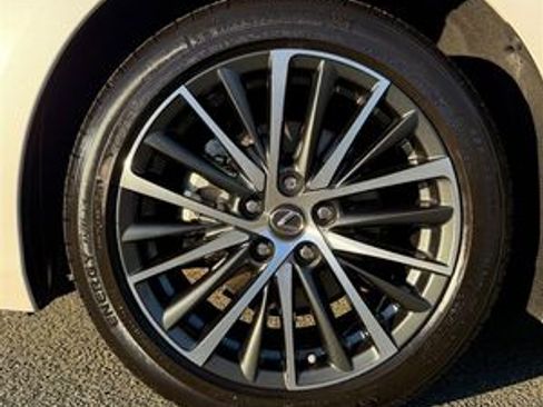 Used 2024 Lexus ES 350 Premium image 14