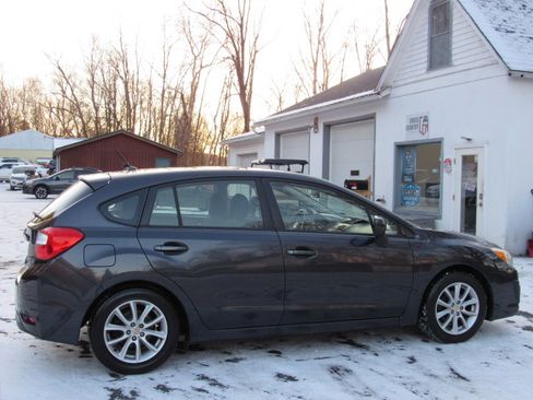 Used 2014 Subaru Impreza 2.0i Premium image 12