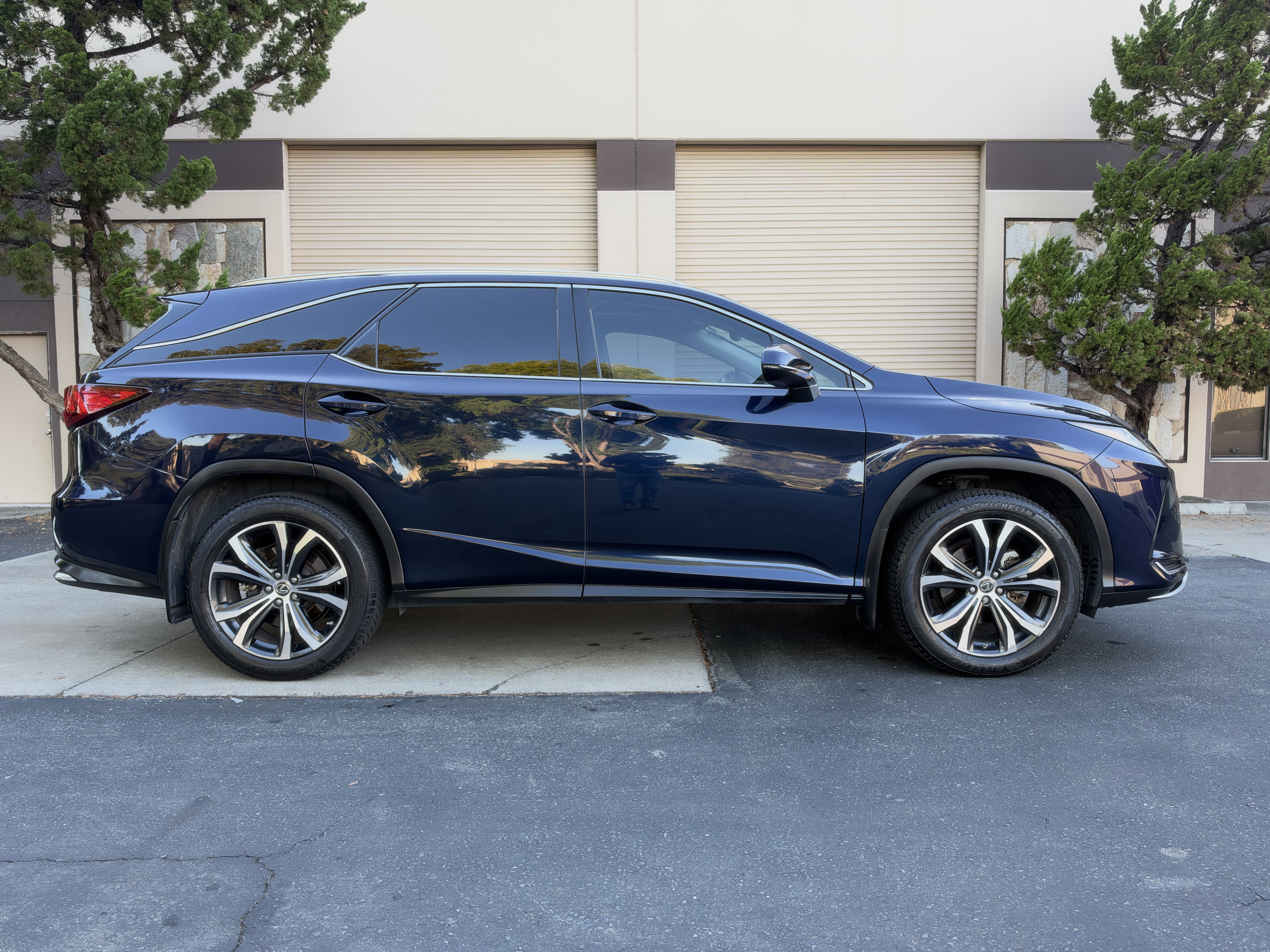 Used 2020 Lexus RX 350L FWD w/ Premium Package image 4