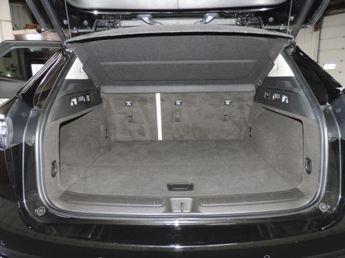 Used 2023 Buick Envision Avenir image 32