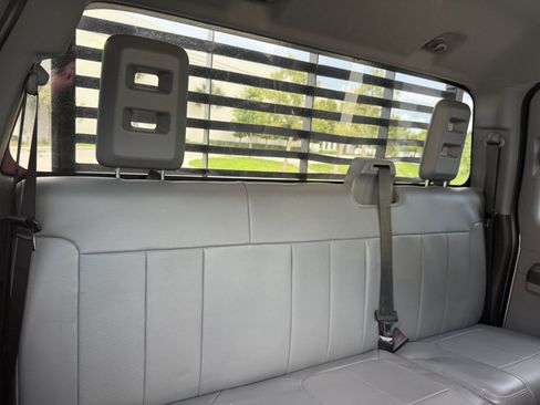 Used 2012 Ford F550 image 82