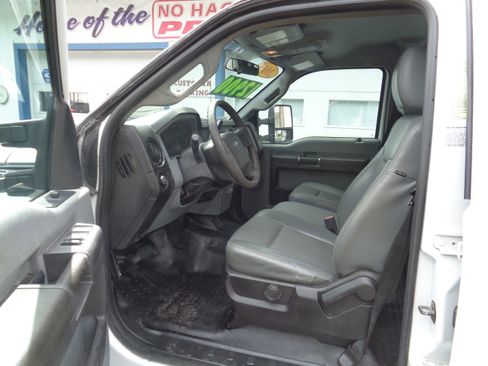 Used 2015 Ford F550 2WD Crew Cab Super Duty image 5