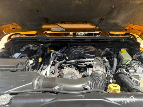 Used 2014 Jeep Wrangler 4WD Unlimited Sahara image 17