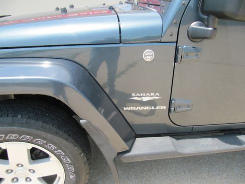 Used 2007 Jeep Wrangler Sahara image 2
