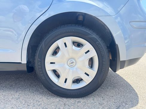 Used 2012 Nissan Versa 1.8 S Hatchback FWD image 15